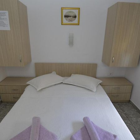 Hotel Vila Rara Costinesti Esterno foto