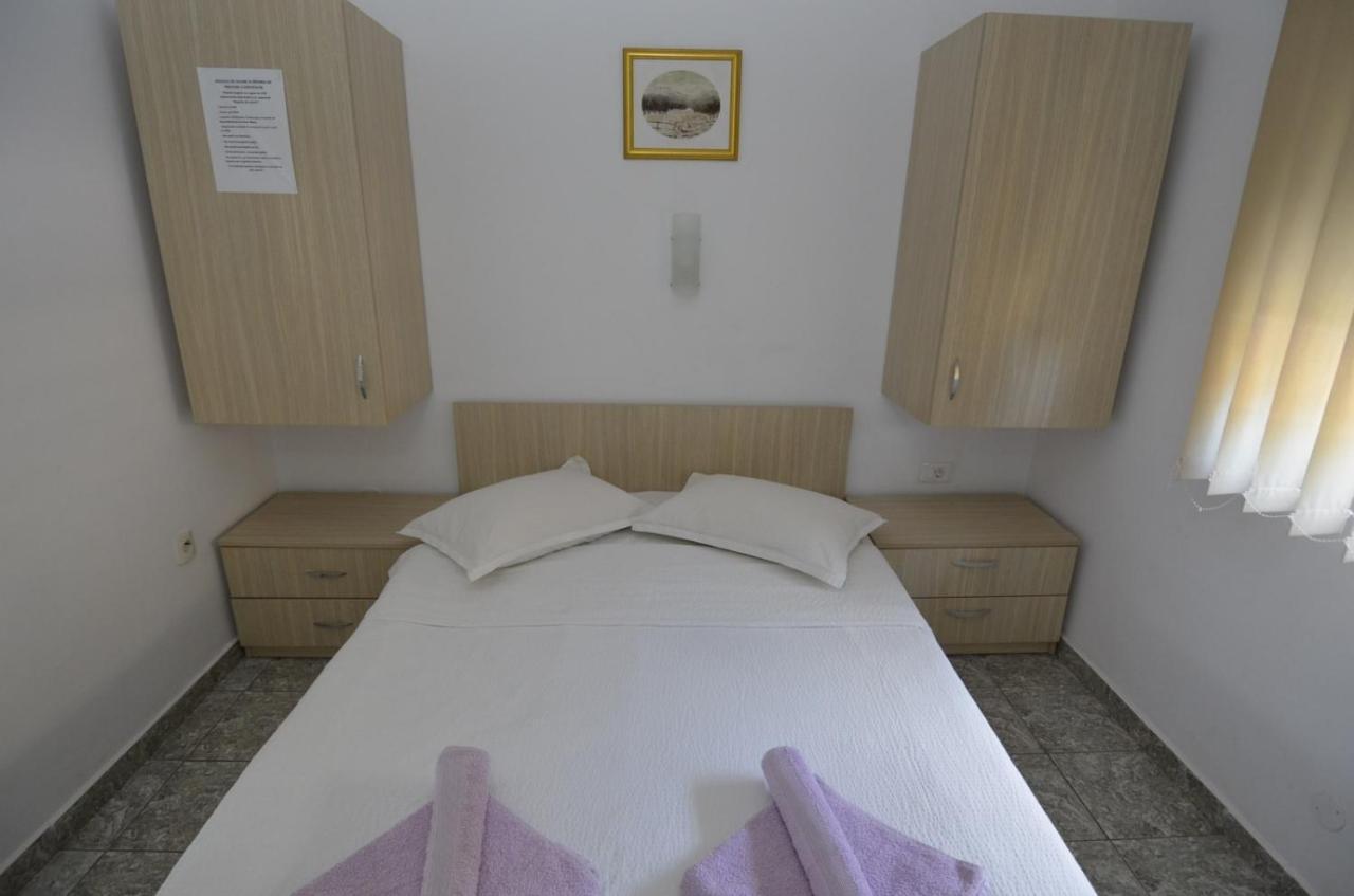 Hotel Vila Rara Costinesti Esterno foto
