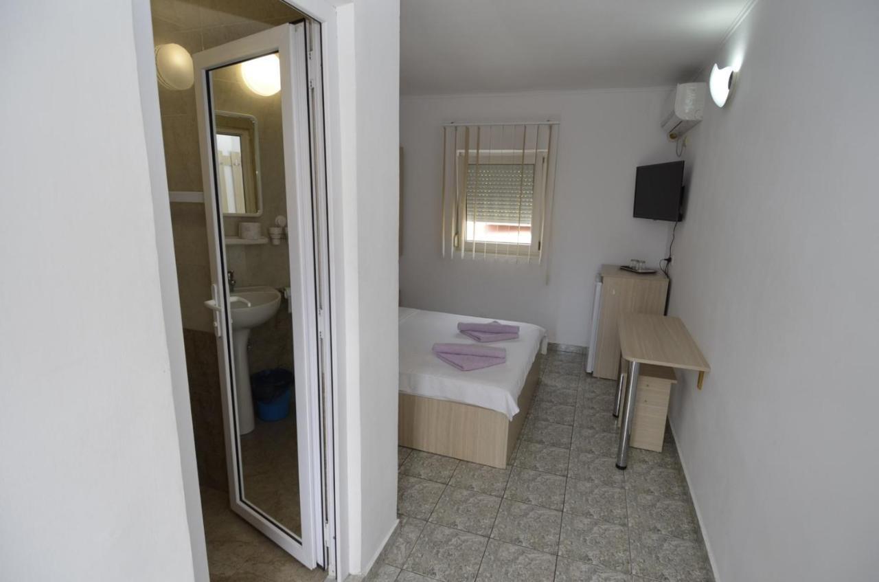 Hotel Vila Rara Costinesti Esterno foto