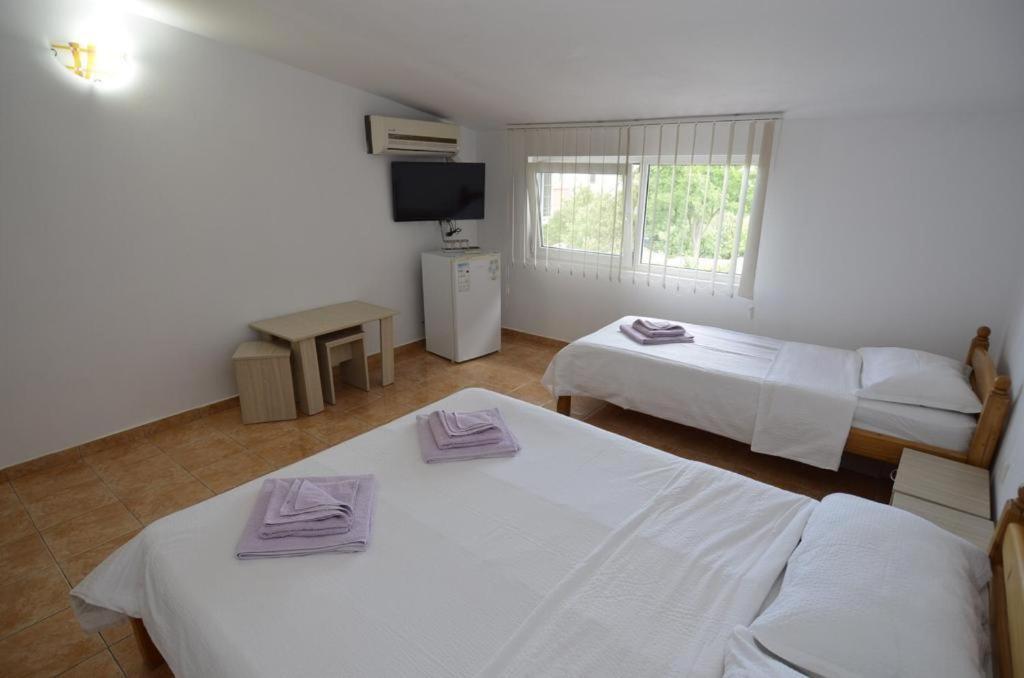 Hotel Vila Rara Costinesti Esterno foto